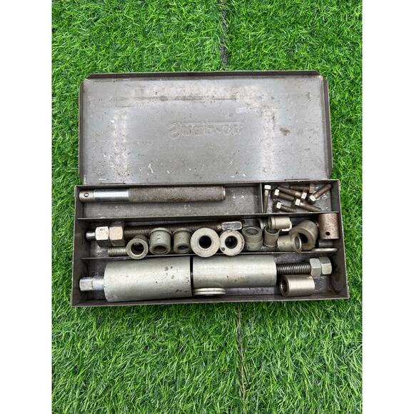 Vint Steeldraulic Brake Pullers-30s-40s Snap-On Bush Set in Metal Box - Picture 1 of 10